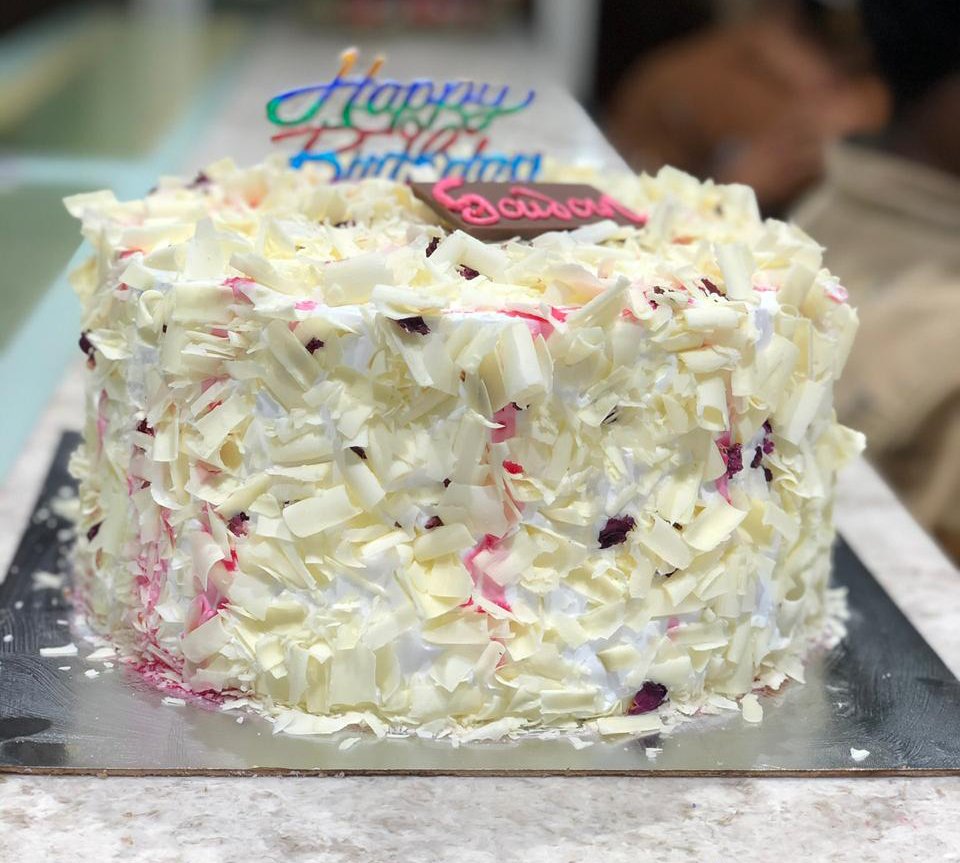 CUSTOMIZE CAKE