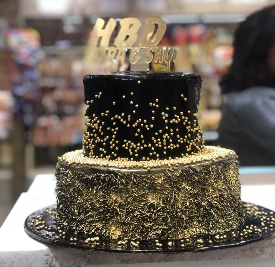 CUSTOMIZE CAKE