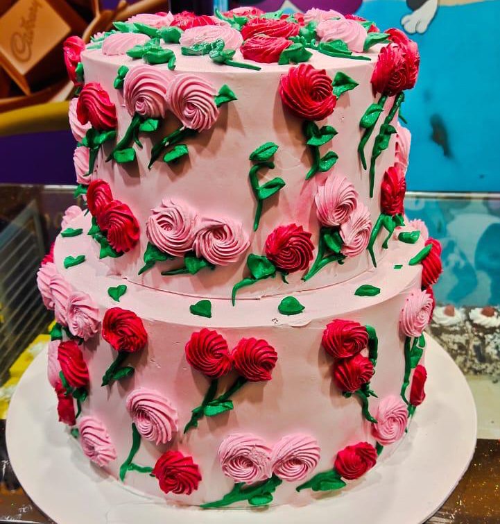 CUSTOMIZE CAKE