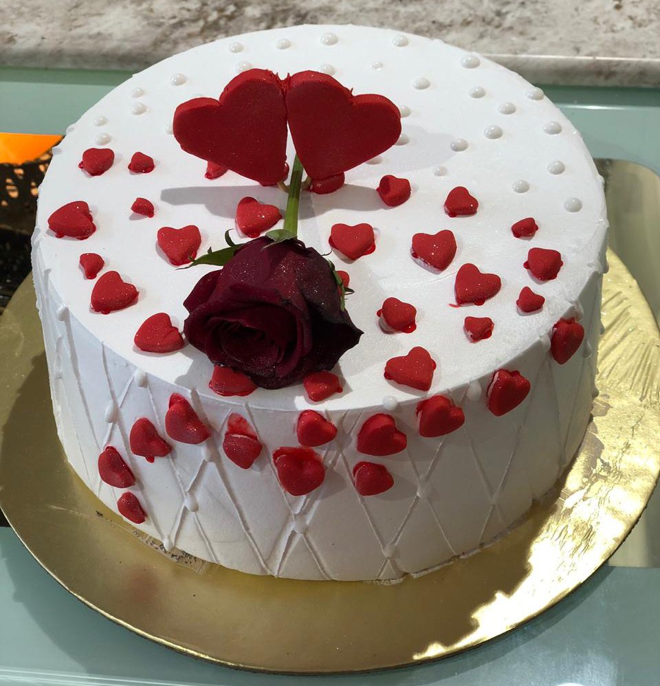 CUSTOMIZE CAKE