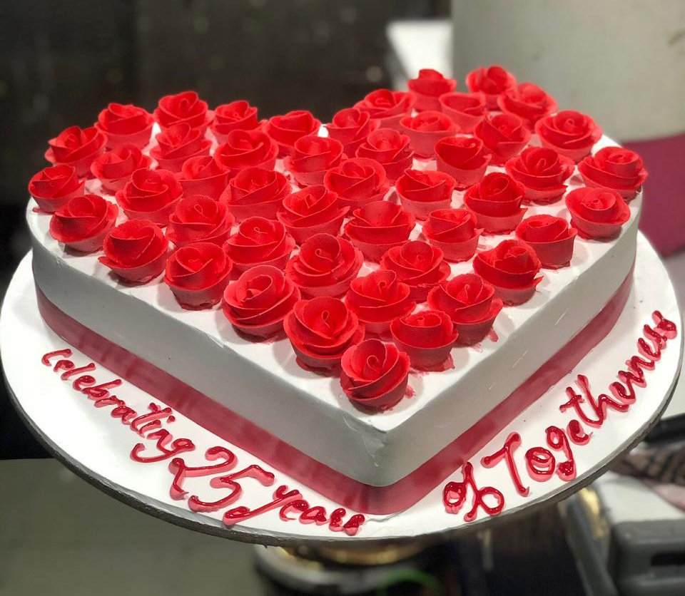 CUSTOMIZE CAKE