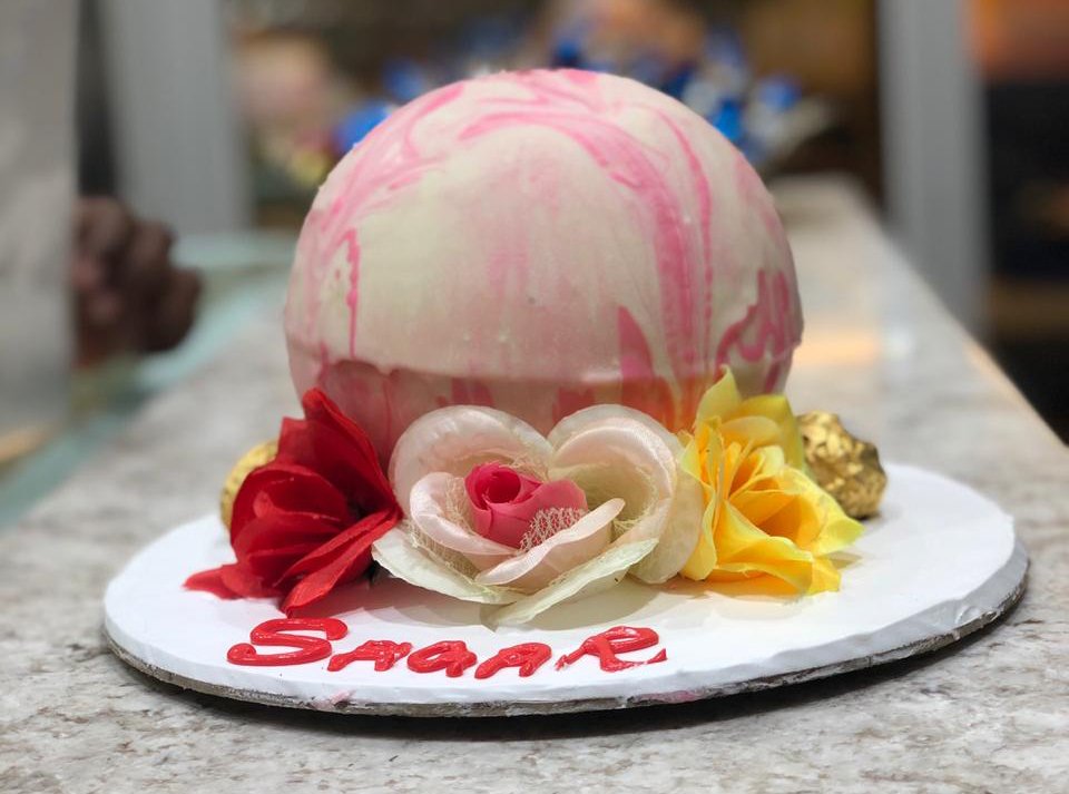 PINATA CAKE
